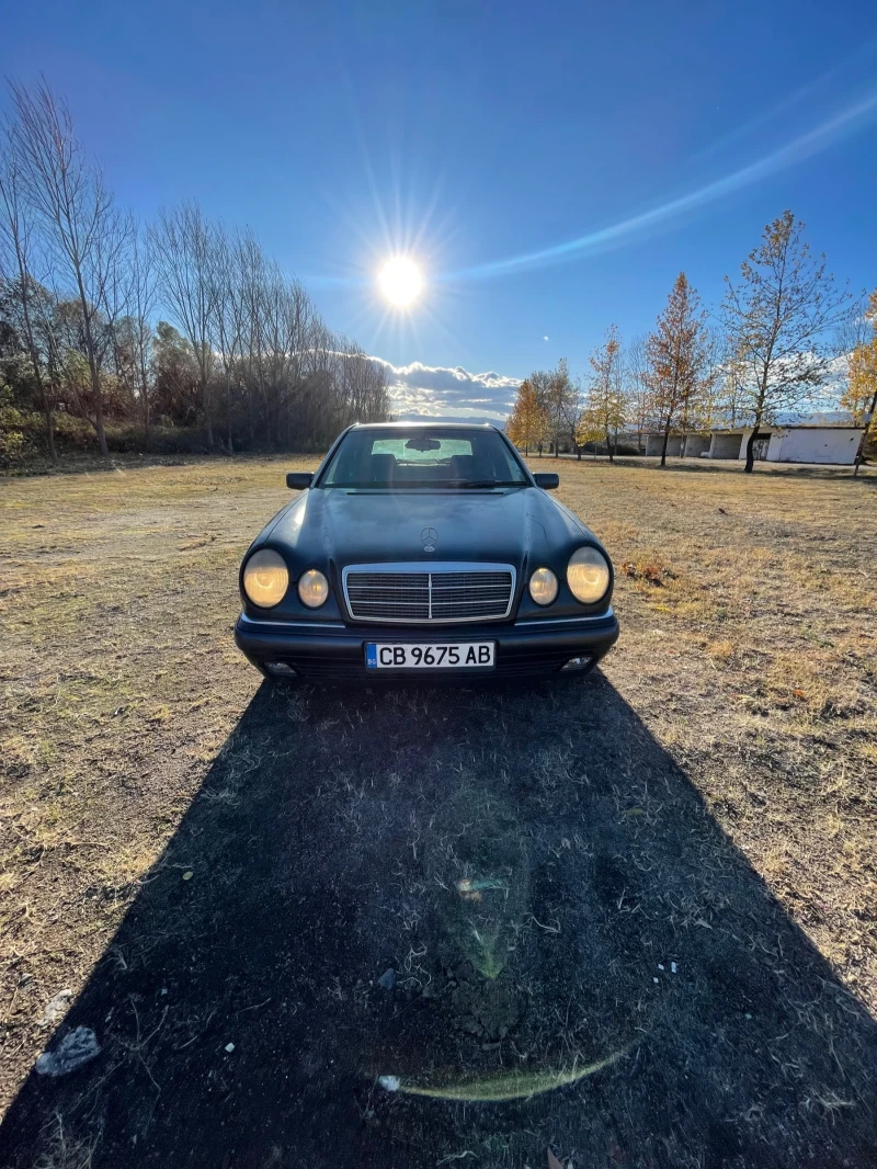 Mercedes-Benz E 200, снимка 2 - Автомобили и джипове - 48285828