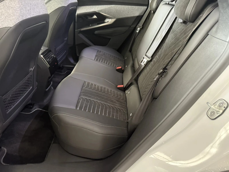 Peugeot 3008 GT 1.2 PureTech 145 HYBRID 48V e-DCS6 EURO 6., снимка 12 - Автомобили и джипове - 51271737