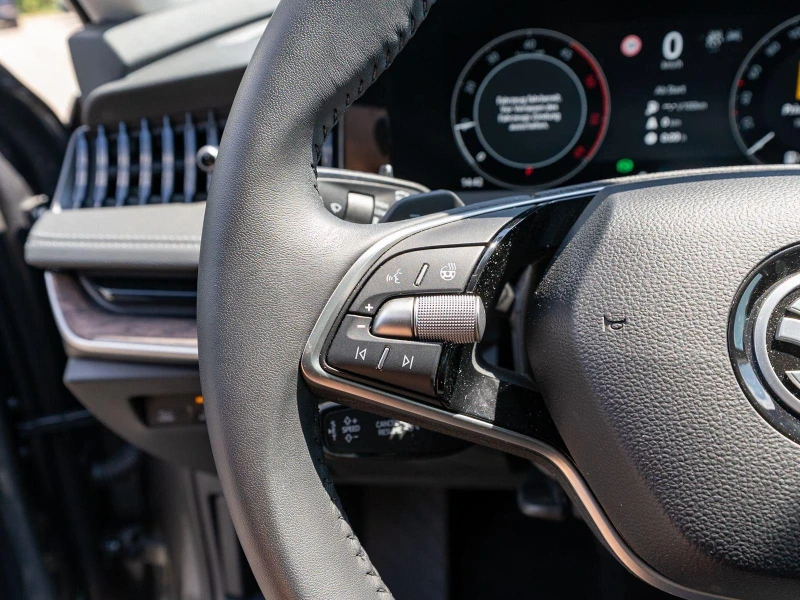 Skoda Superb 2.0 TDI L&K COMBI DSG CANTON MATRIX-LED CAMERA, снимка 10 - Автомобили и джипове - 51508835