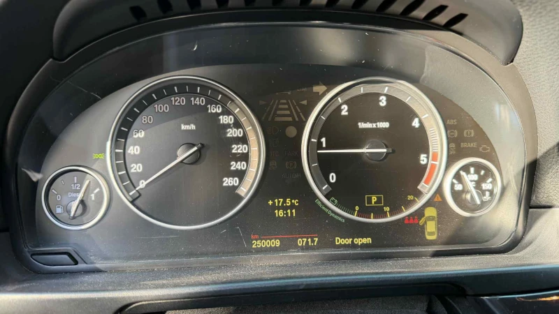 BMW 520 2.0diesel M-pack, снимка 12 - Автомобили и джипове - 52186957