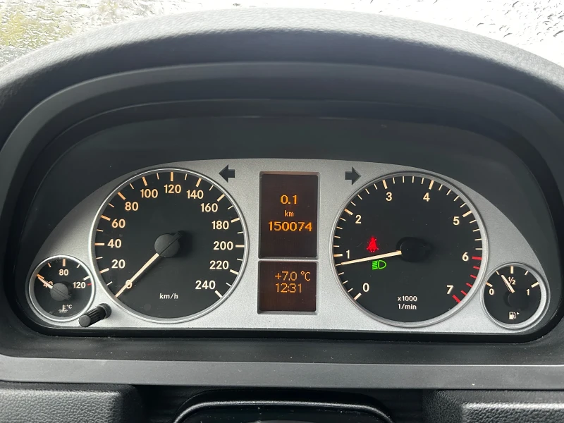 Mercedes-Benz B 150 1.5i, снимка 10 - Автомобили и джипове - 52664491