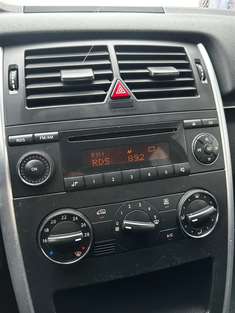 Mercedes-Benz B 150 1.5i, снимка 7 - Автомобили и джипове - 52664491