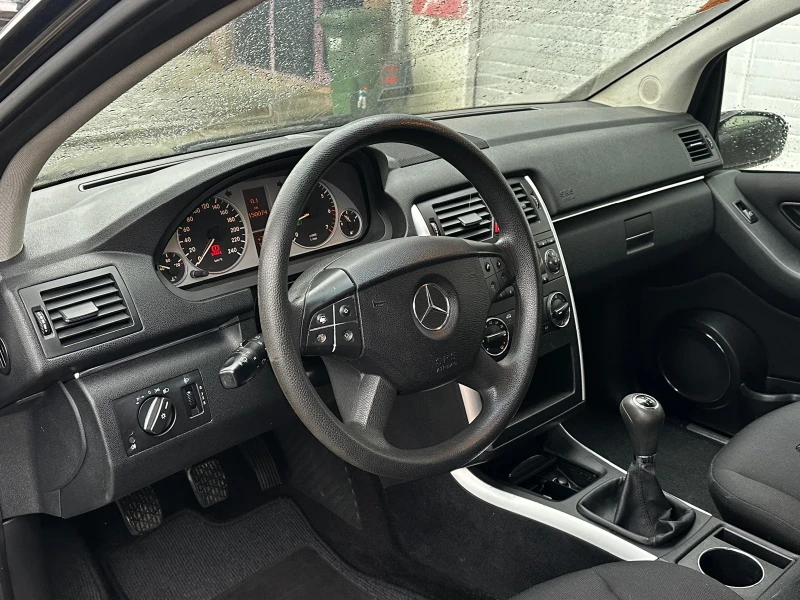 Mercedes-Benz B 150 1.5i, снимка 5 - Автомобили и джипове - 52664491