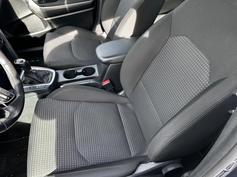 Kia Ceed 1.0 TGDI, снимка 7 - Автомобили и джипове - 53540793