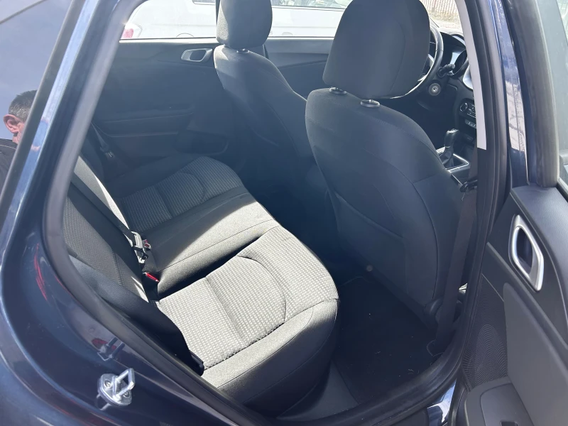 Kia Ceed 1.0 TGDI, снимка 10 - Автомобили и джипове - 53540793