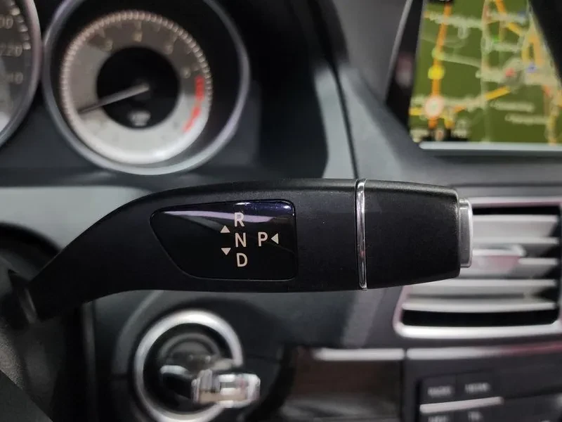 Mercedes-Benz E 200 CABRIOLET, снимка 9 - Автомобили и джипове - 55110652