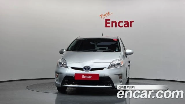 Toyota Prius, снимка 3 - Автомобили и джипове - 56081905