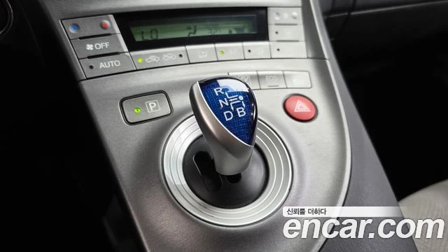 Toyota Prius, снимка 9 - Автомобили и джипове - 56081905