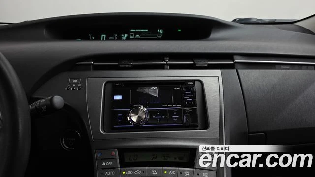 Toyota Prius, снимка 13 - Автомобили и джипове - 56081905