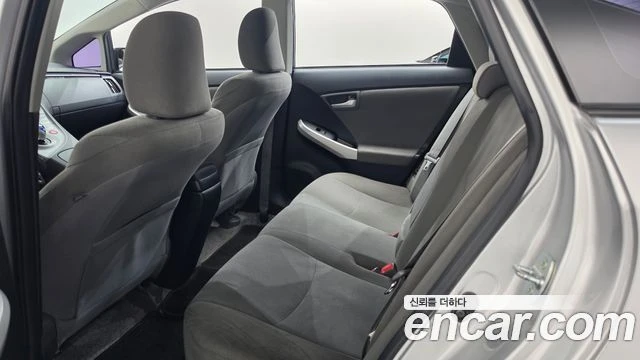 Toyota Prius, снимка 11 - Автомобили и джипове - 56081905