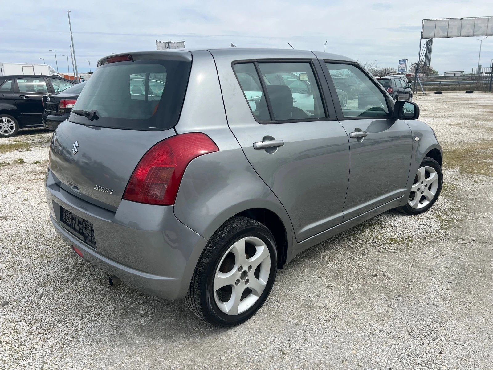 Suzuki Swift 1.3i - изображение 6