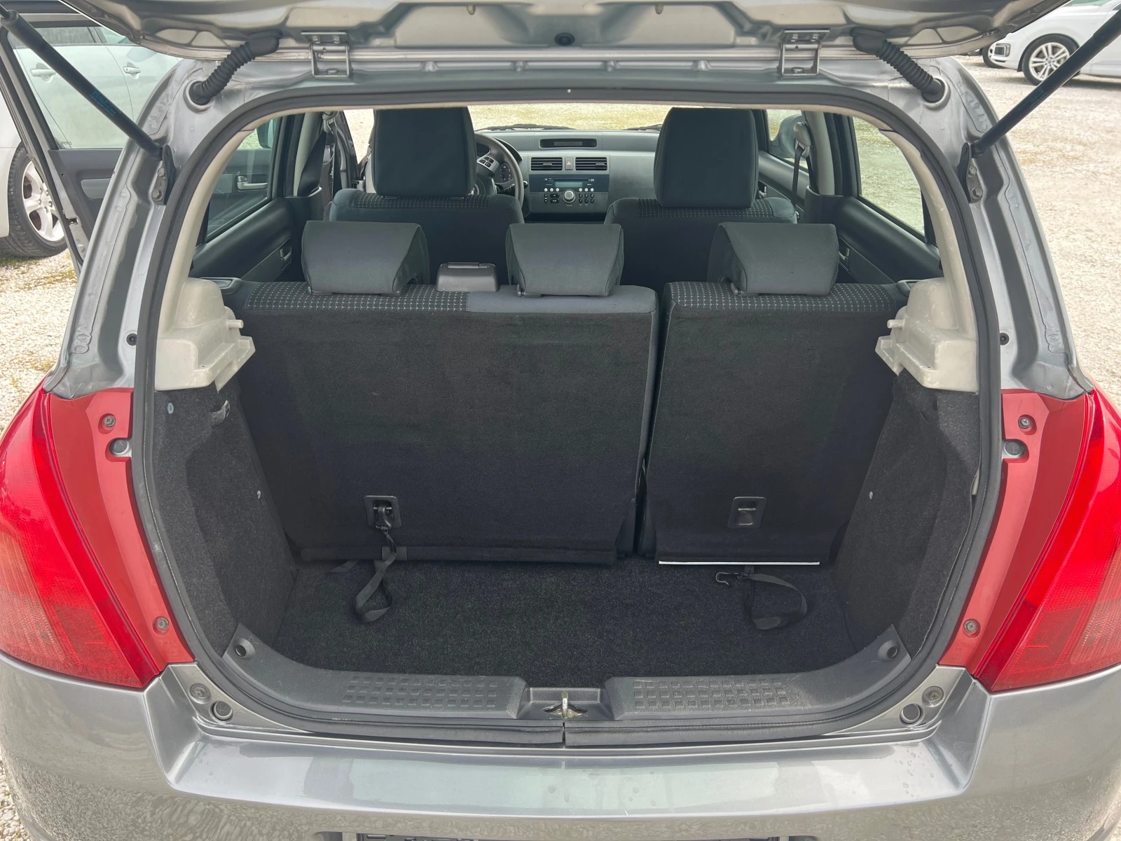 Suzuki Swift 1.3i | Mobile.bg — изображение 13