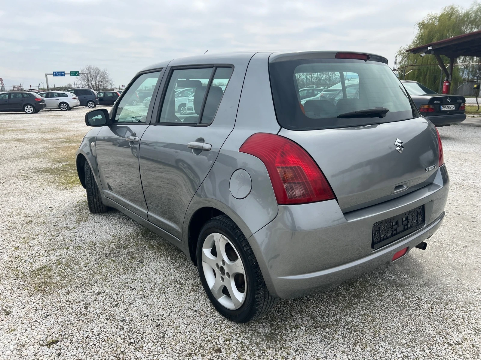 Suzuki Swift 1.3i - изображение 5