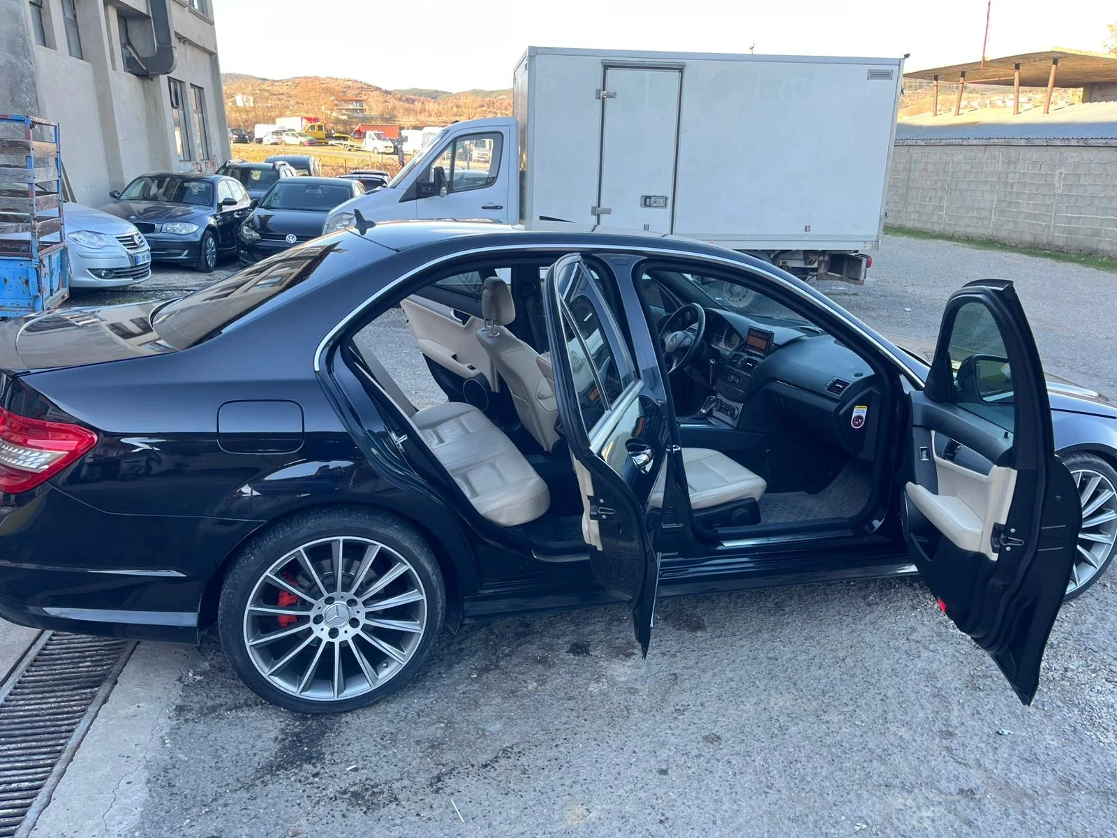 Mercedes-Benz C 320  - изображение 6