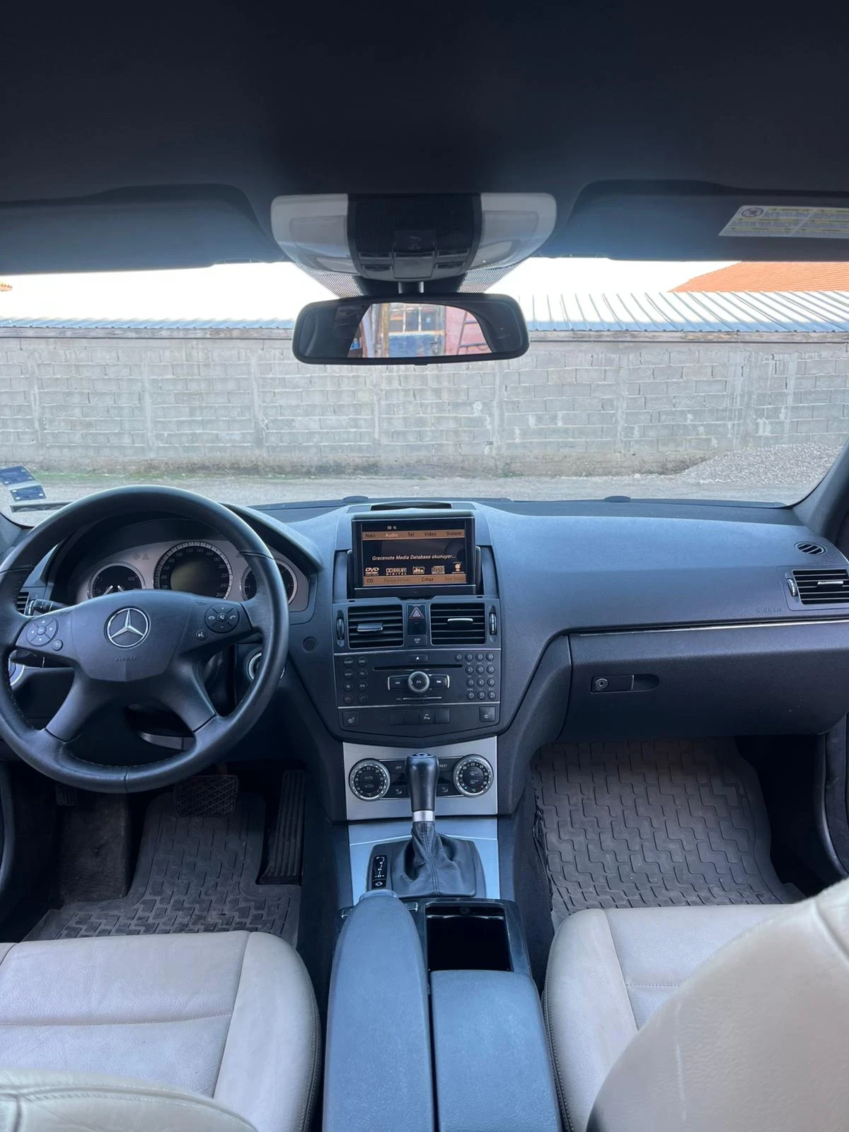 Mercedes-Benz C 320  - изображение 10