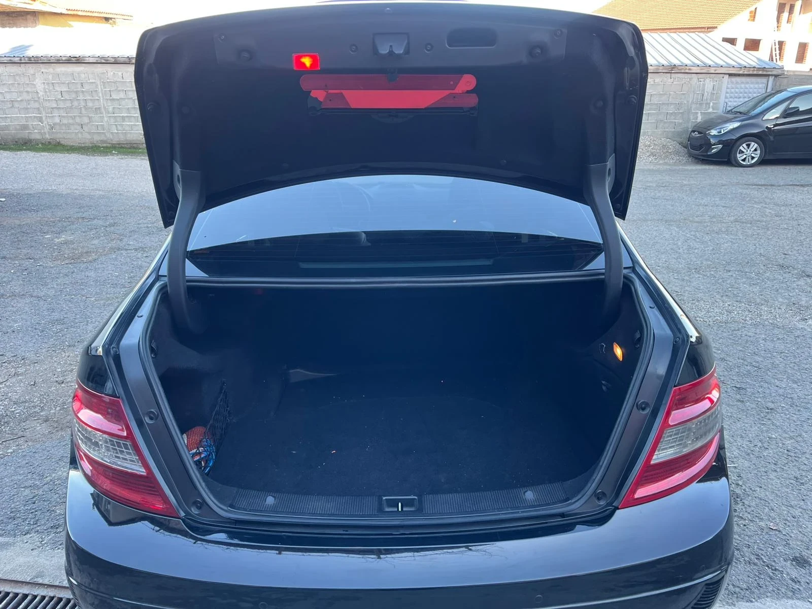 Mercedes-Benz C 320  - изображение 9