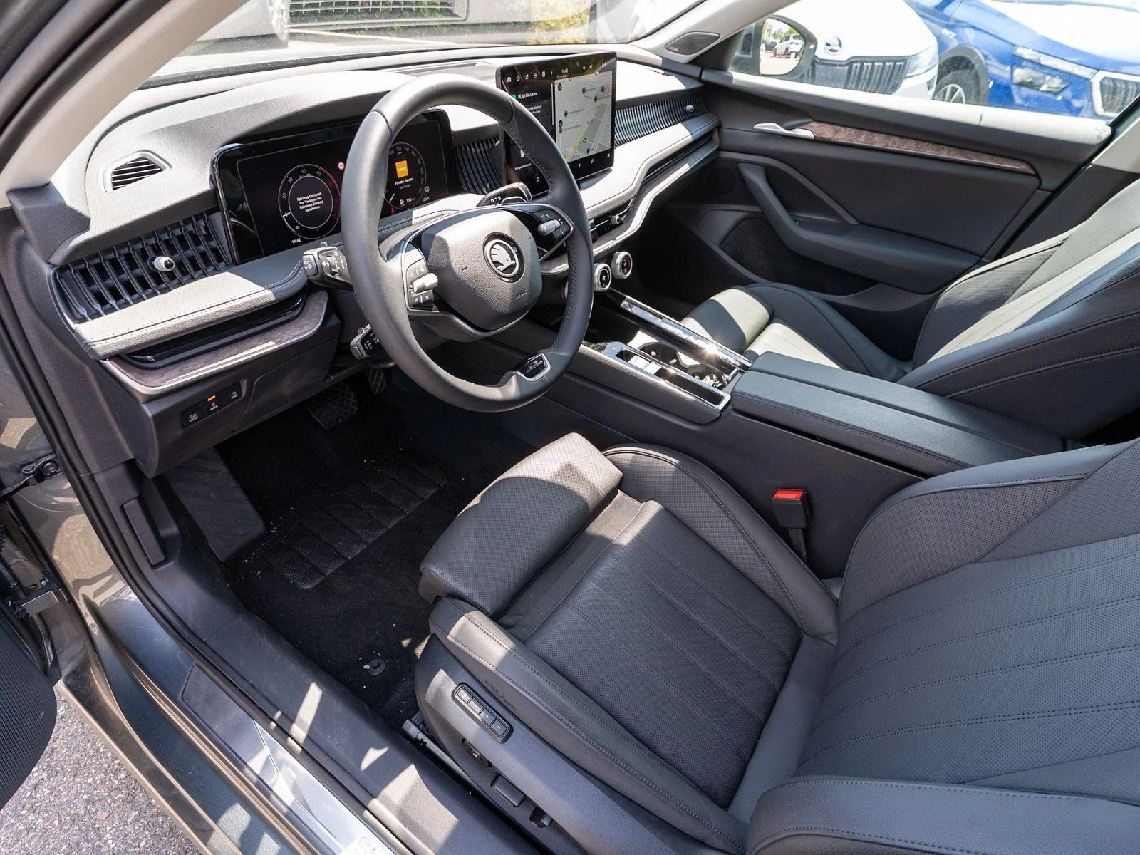 Skoda Superb 2.0 TDI L&K COMBI DSG CANTON MATRIX-LED CAMERA - изображение 8