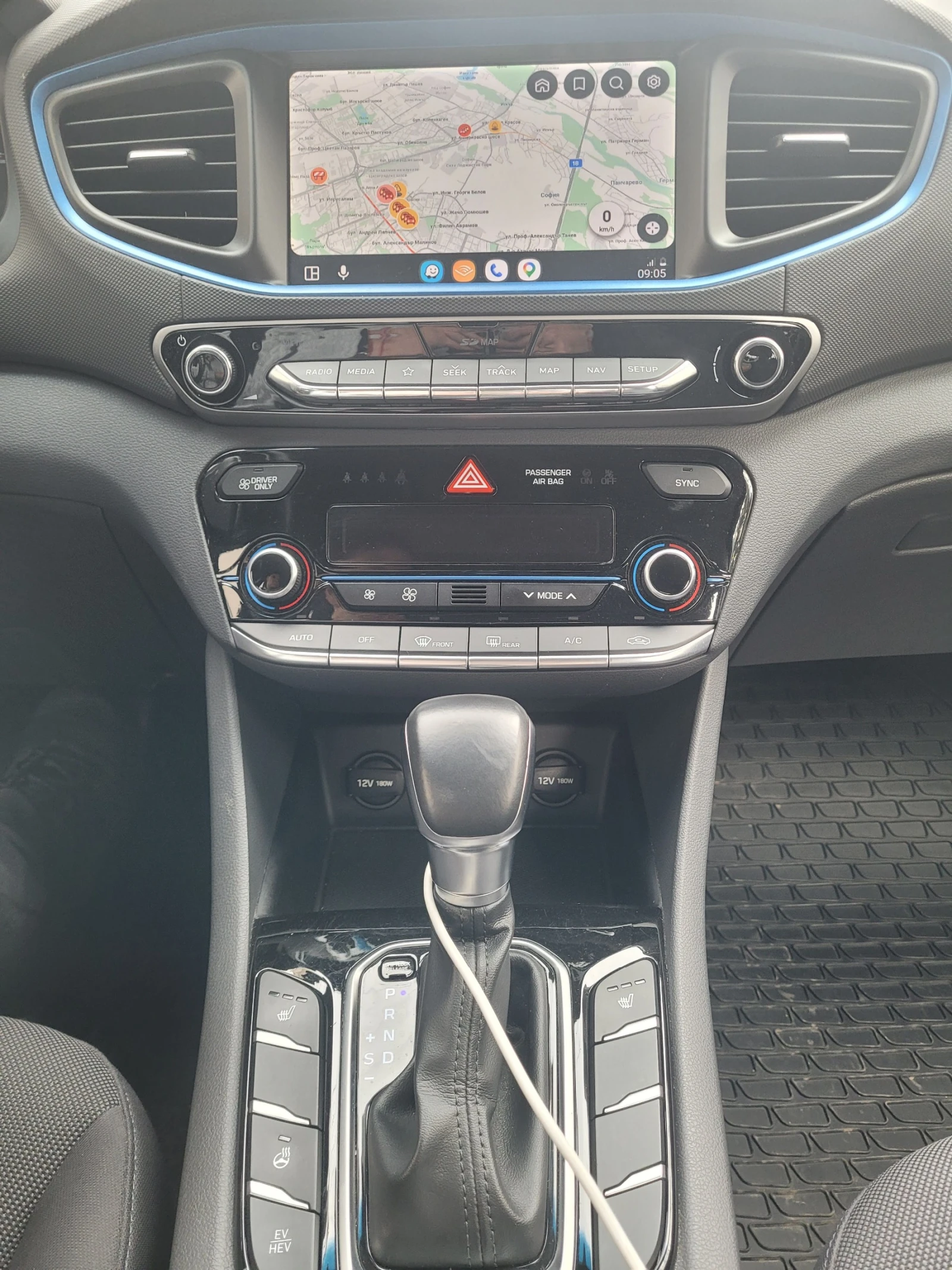Hyundai Ioniq 1.6 Plug In Hybrid , снимка 4 - Автомобили и джипове - 54058908