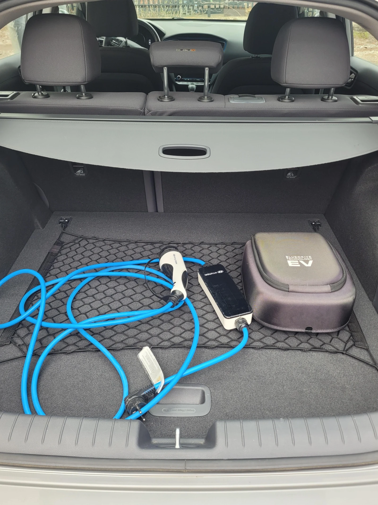 Hyundai Ioniq 1.6 Plug In Hybrid , снимка 9 - Автомобили и джипове - 54058908