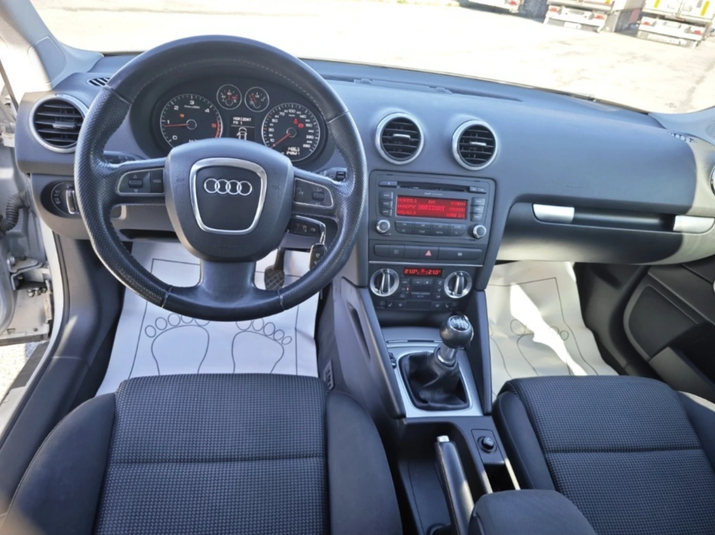 Audi A3 2.0 TDi FaceLift, снимка 10 - Автомобили и джипове - 54000708
