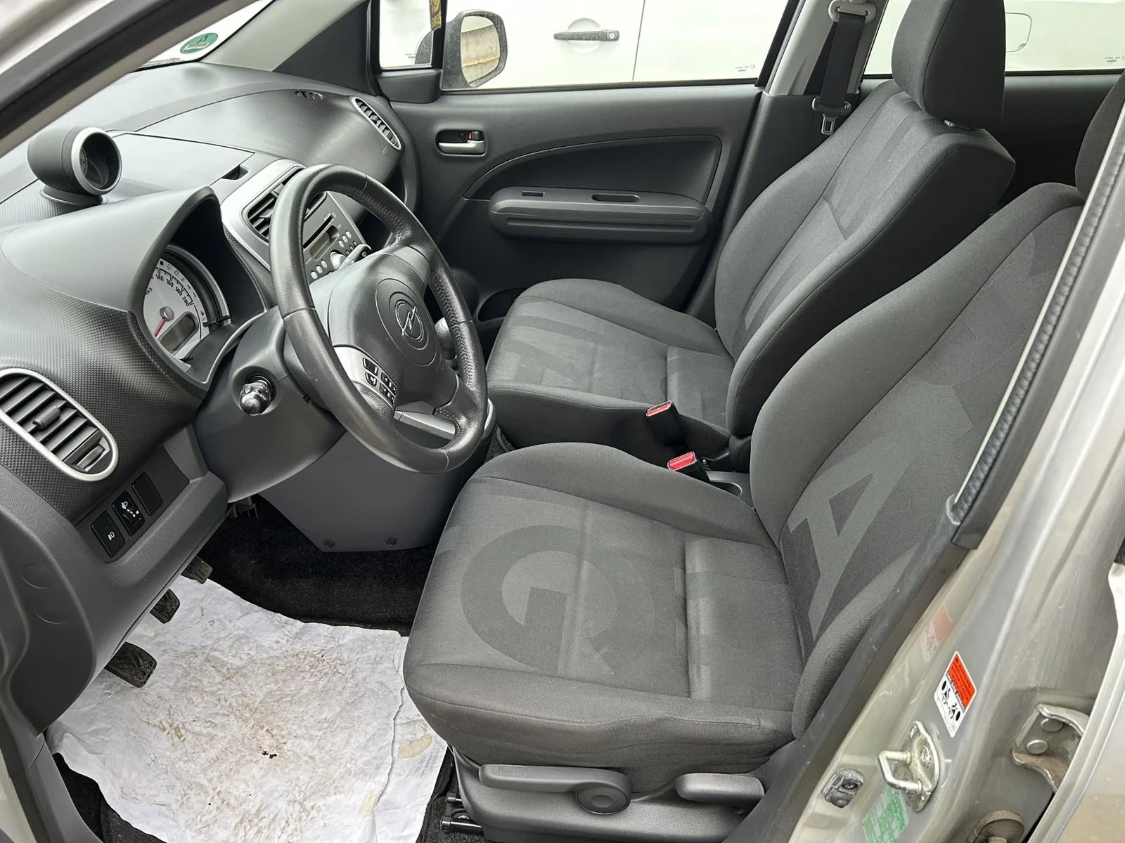 Opel Agila 1.3i 85к.с., снимка 5 - Автомобили и джипове - 54285724