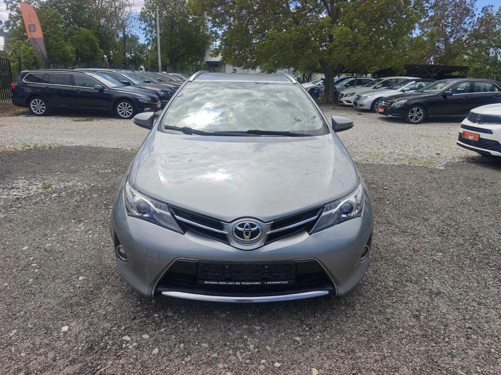 Toyota Auris 1.4 D4D, снимка 7 - Автомобили и джипове - 54700357