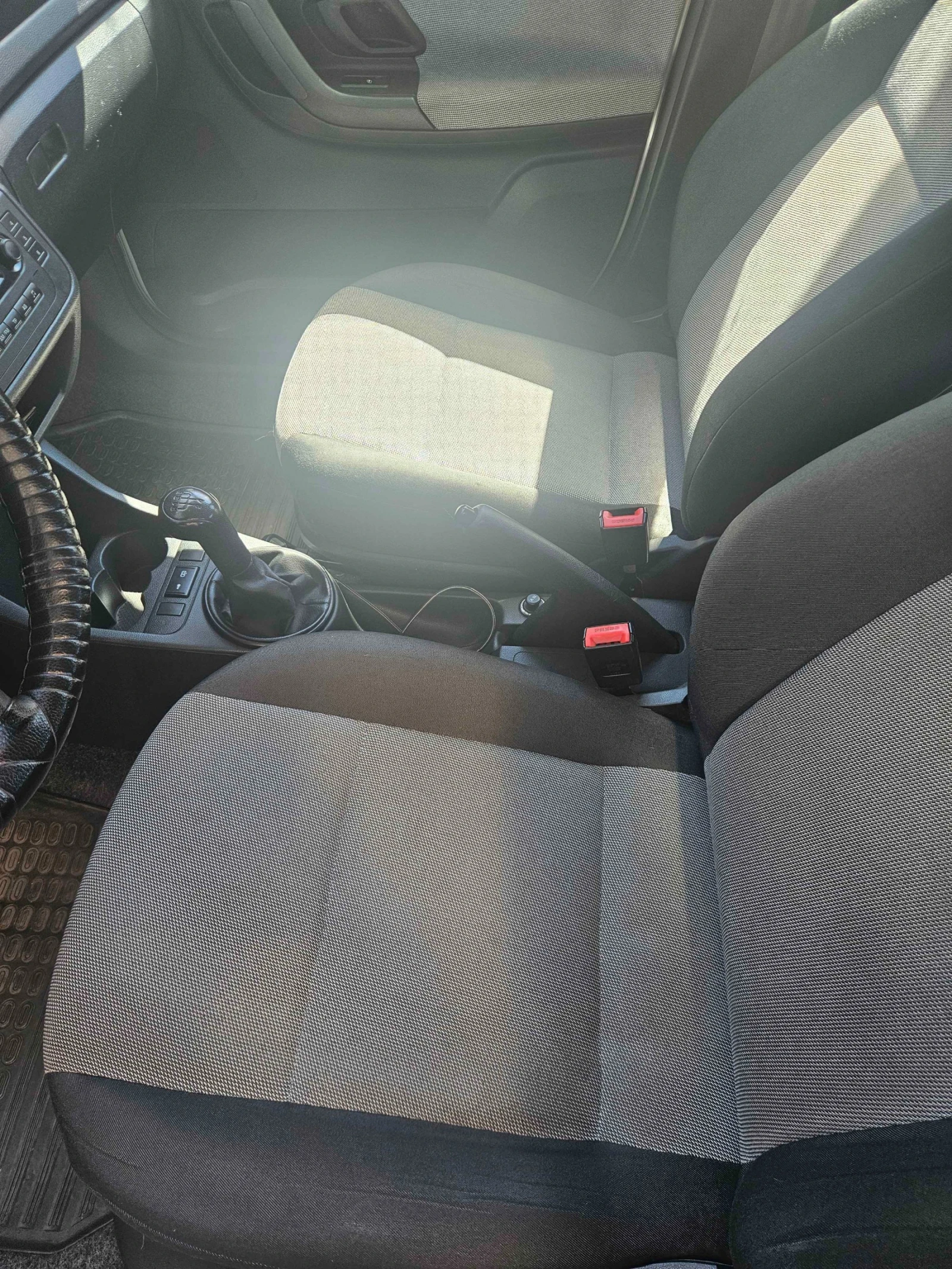 Skoda Fabia, снимка 2 - Автомобили и джипове - 55275756