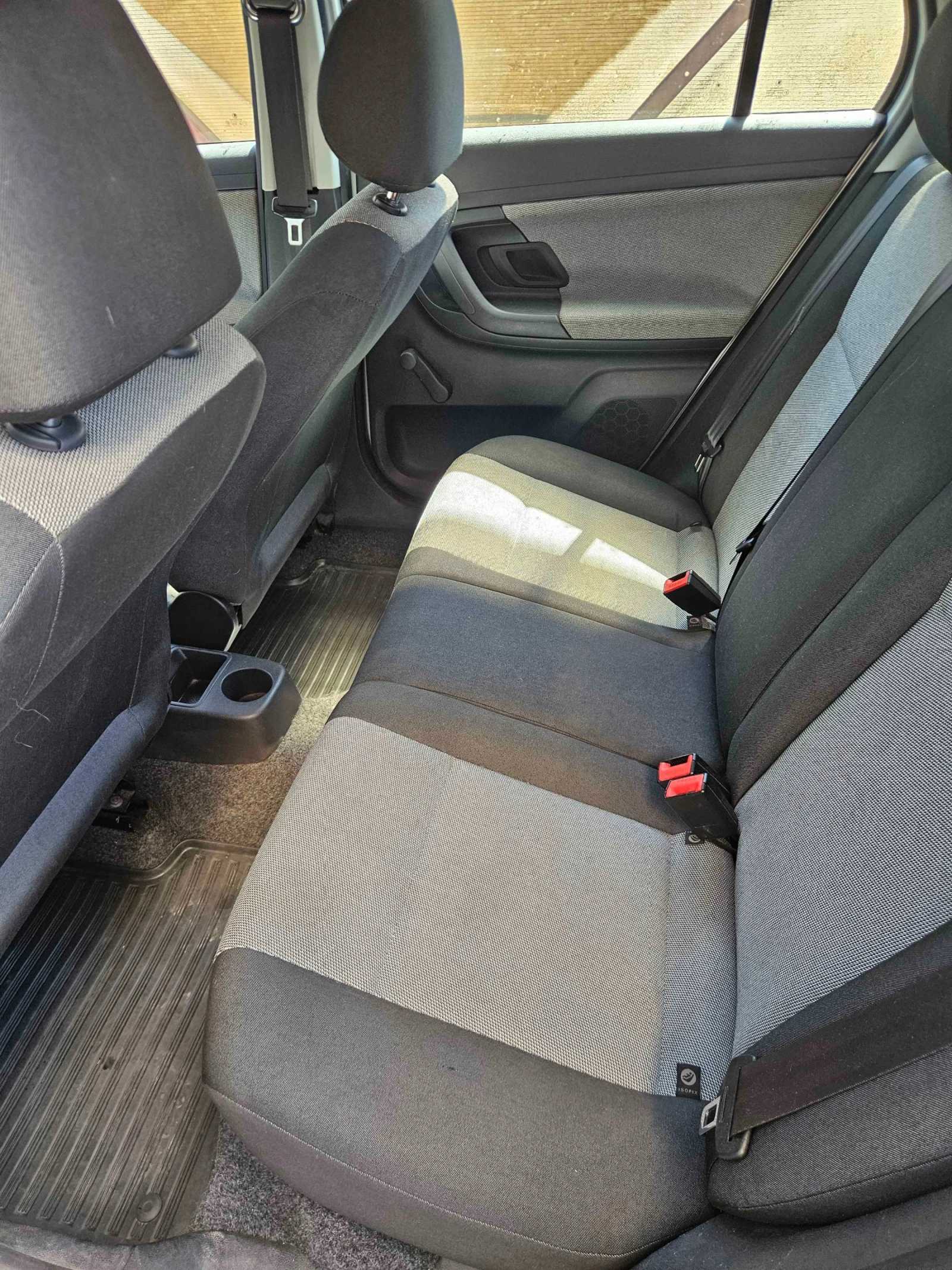 Skoda Fabia, снимка 9 - Автомобили и джипове - 55275756