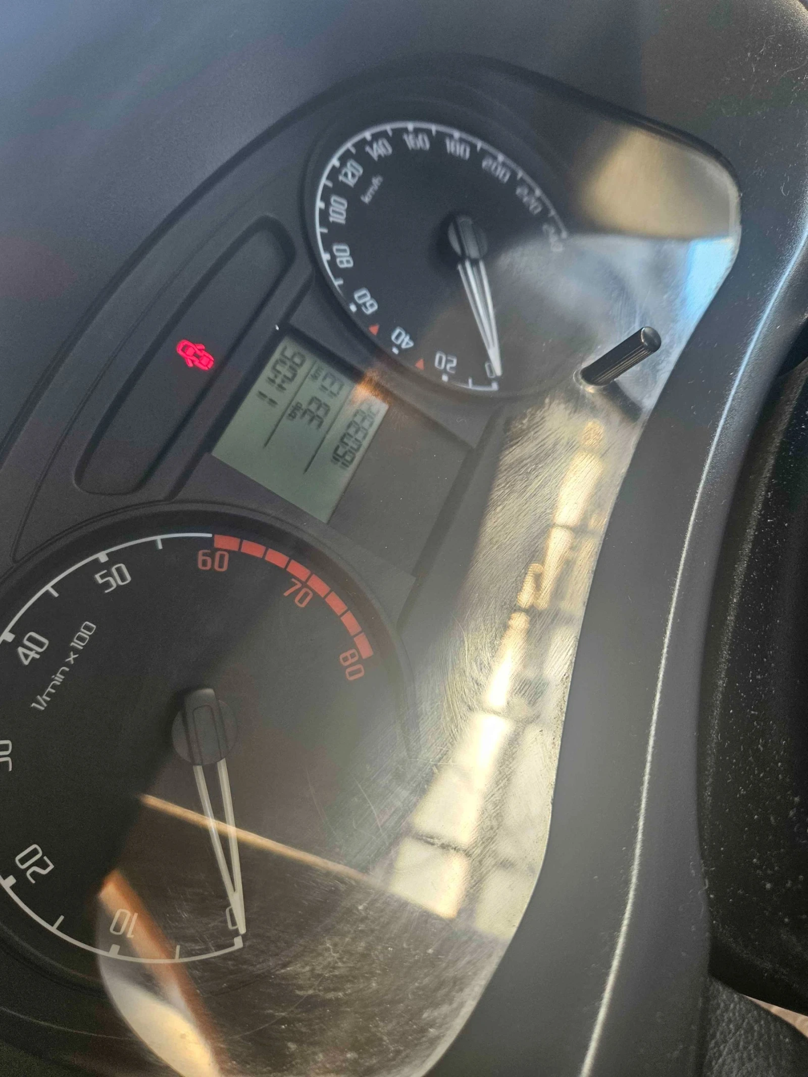 Skoda Fabia, снимка 3 - Автомобили и джипове - 55275756