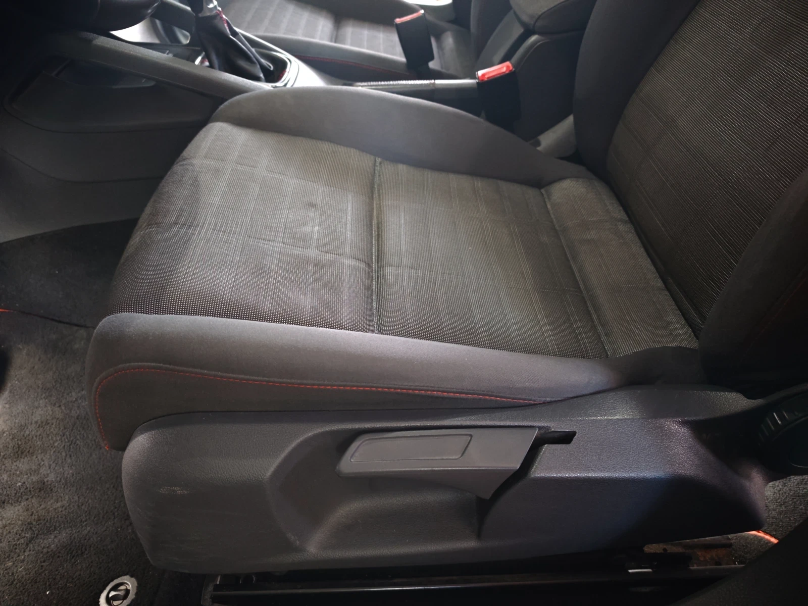 VW Golf, снимка 11 - Автомобили и джипове - 55584445
