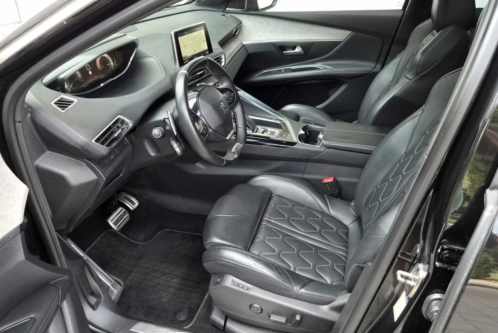 Peugeot 3008 GT 2.0 HDi /МАСАЖ /KEYLESS /ДИСТРОНИК /Fullmax!