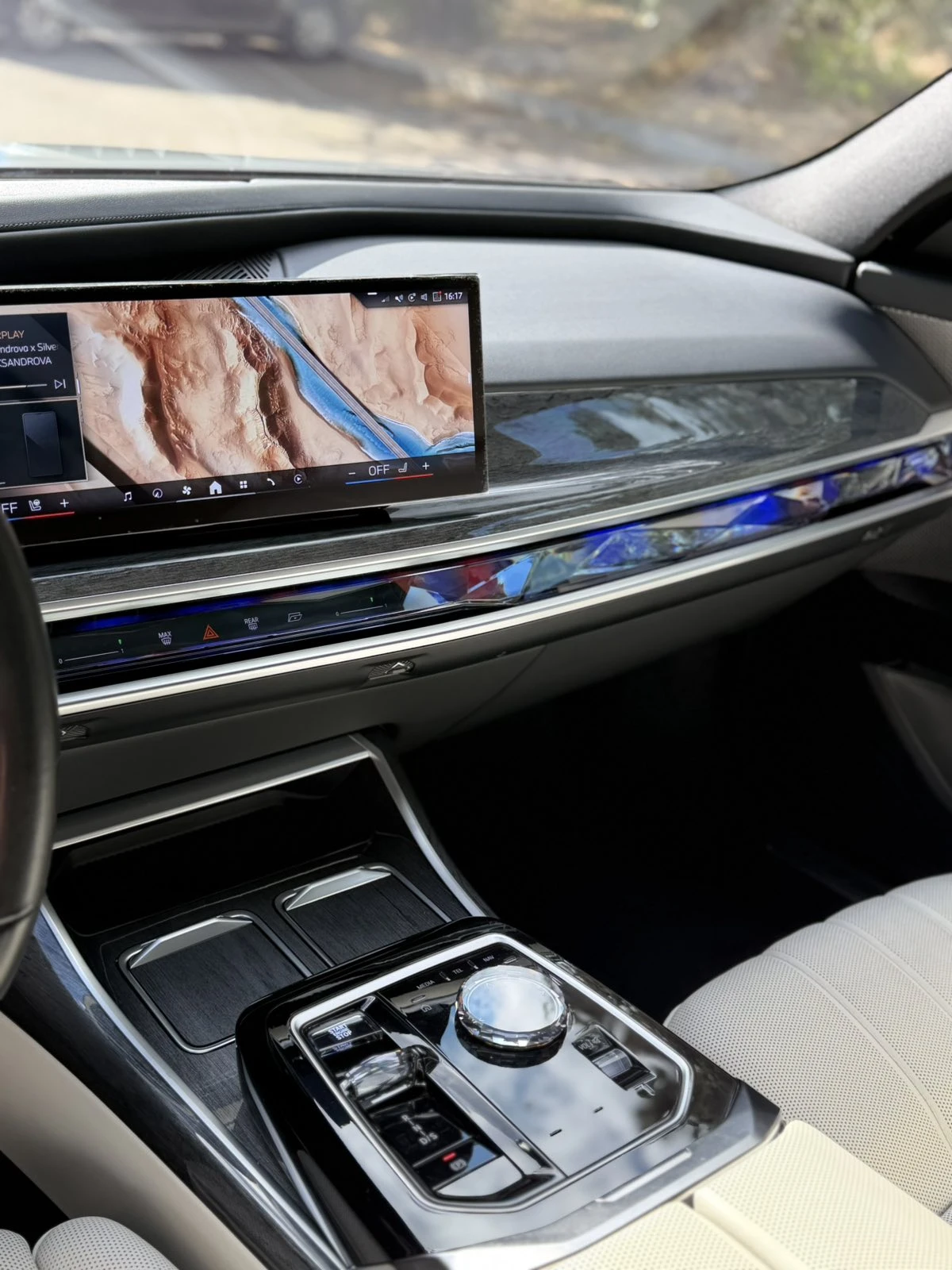 BMW 750 e M-Pro Plug-in Hybrid xDrive B&W , снимка 3 - Автомобили и джипове - 56003453