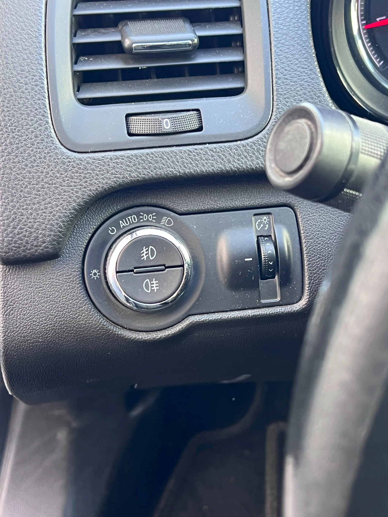Opel Insignia 2.0 CDTI Фейслифт, снимка 11 - Автомобили и джипове - 56233630