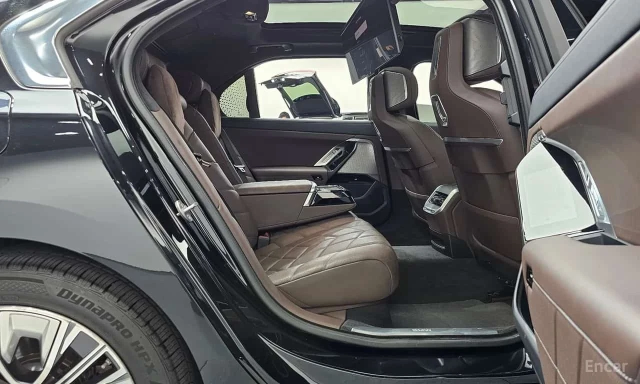 BMW 740 d xDrive Design Pure Excellence , снимка 11 - Автомобили и джипове - 56262374