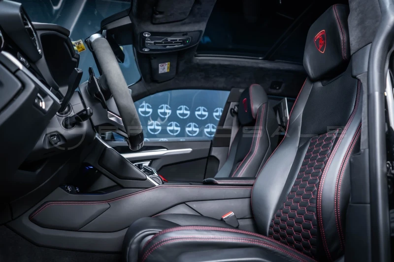 Lamborghini Urus Ceramic* Pano* Carbon* B&O, снимка 13 - Автомобили и джипове - 47607151