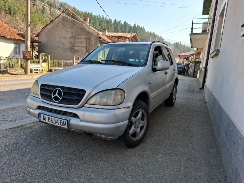 Mercedes-Benz ML 270, снимка 4 - Автомобили и джипове - 49415675