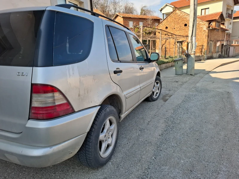 Mercedes-Benz ML 270, снимка 2 - Автомобили и джипове - 49415675