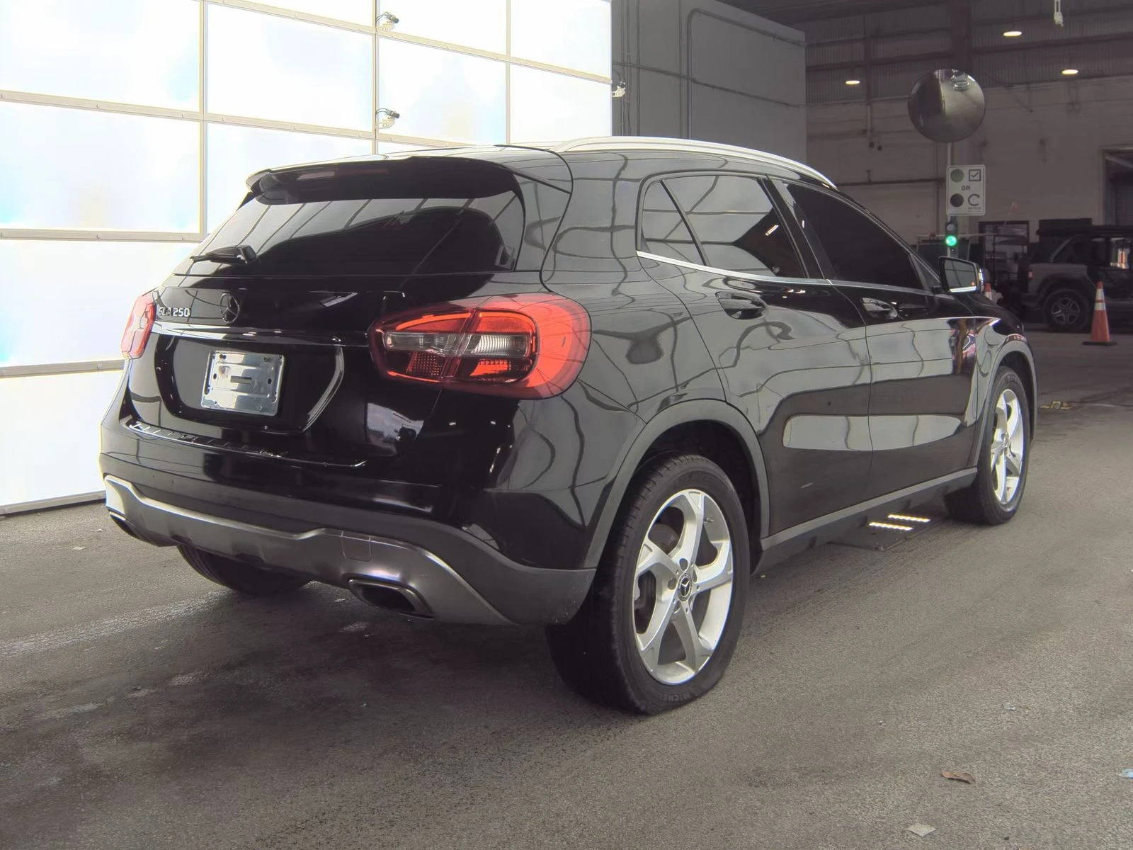 Mercedes-Benz GLA 250  - изображение 6
