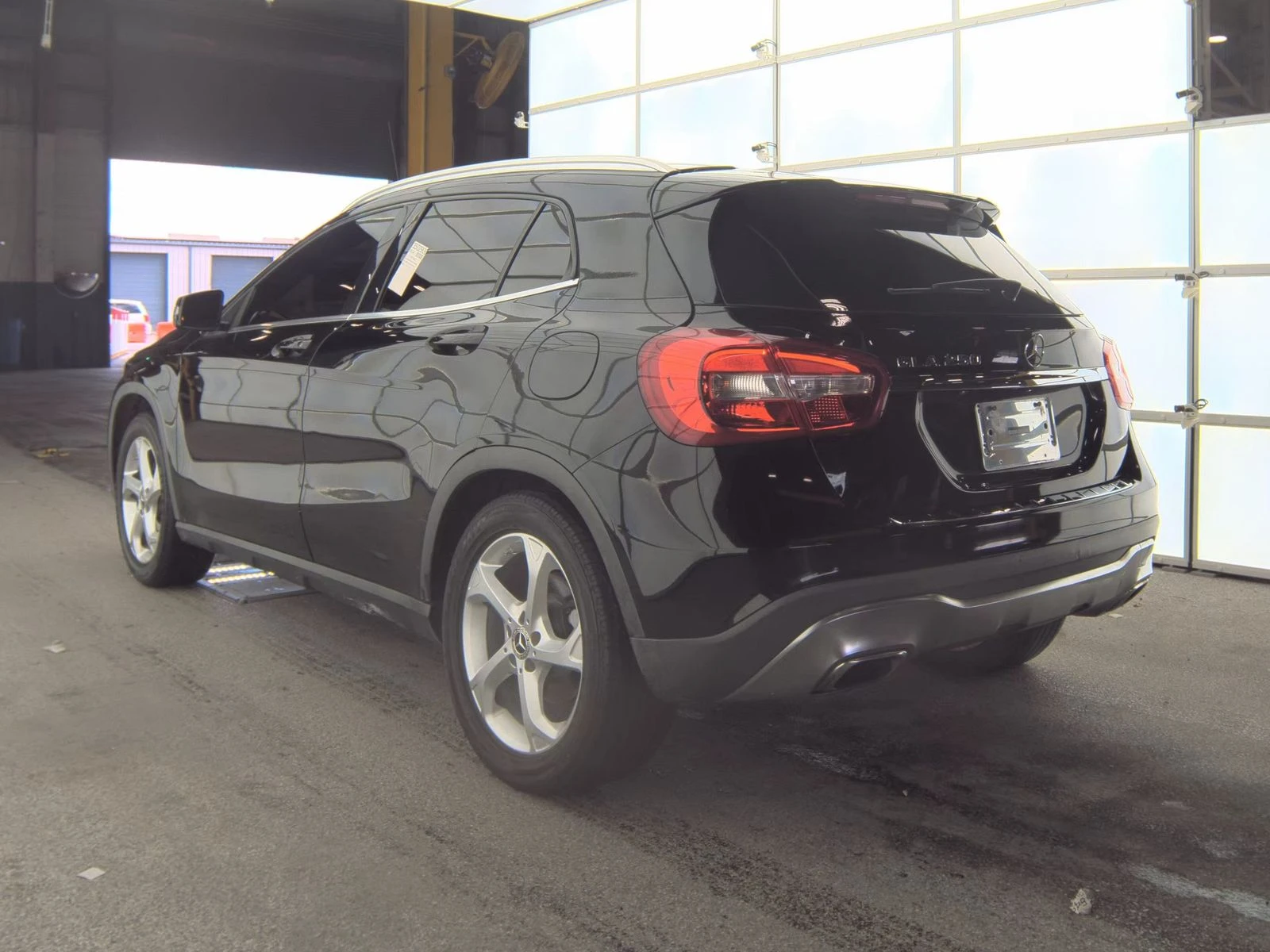 Mercedes-Benz GLA 250  - изображение 4