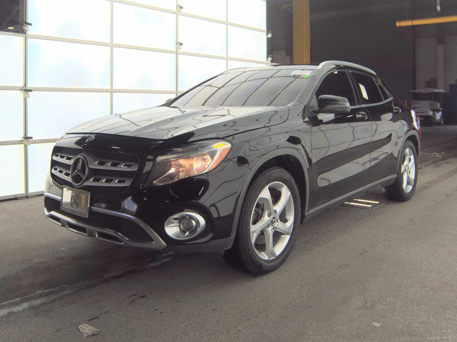 Mercedes-Benz GLA 250  - изображение 2