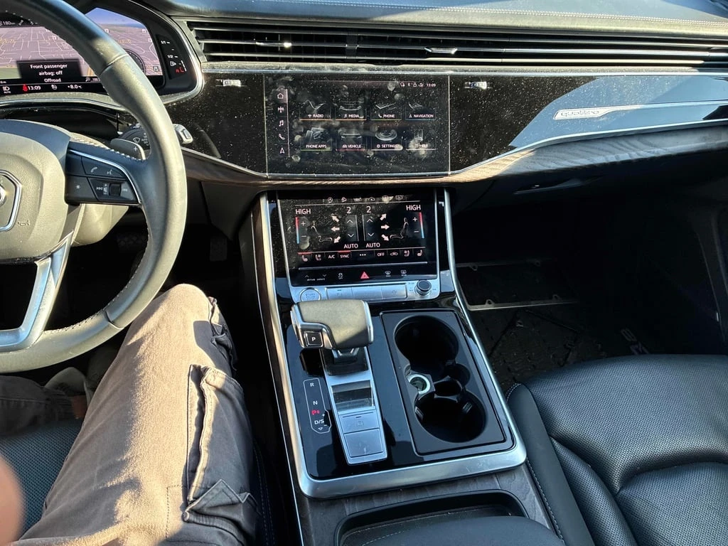 Audi Q8 * Technik * CARFAX * БЕЗ ПЪРВОНАЧАЛНА ВНОСКА - изображение 9