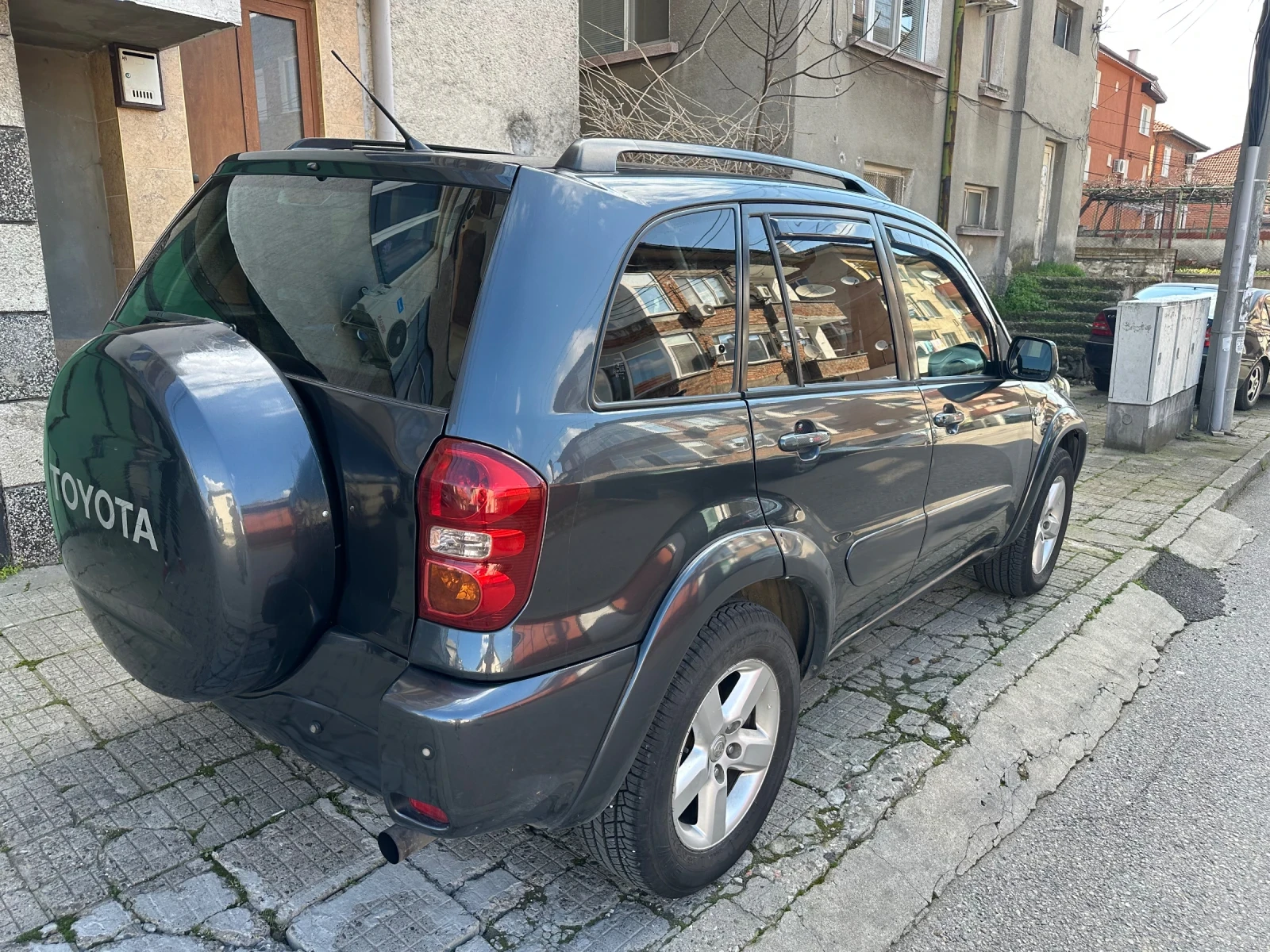 Toyota Rav4 2.0 D4D, снимка 5 - Автомобили и джипове - 54114496