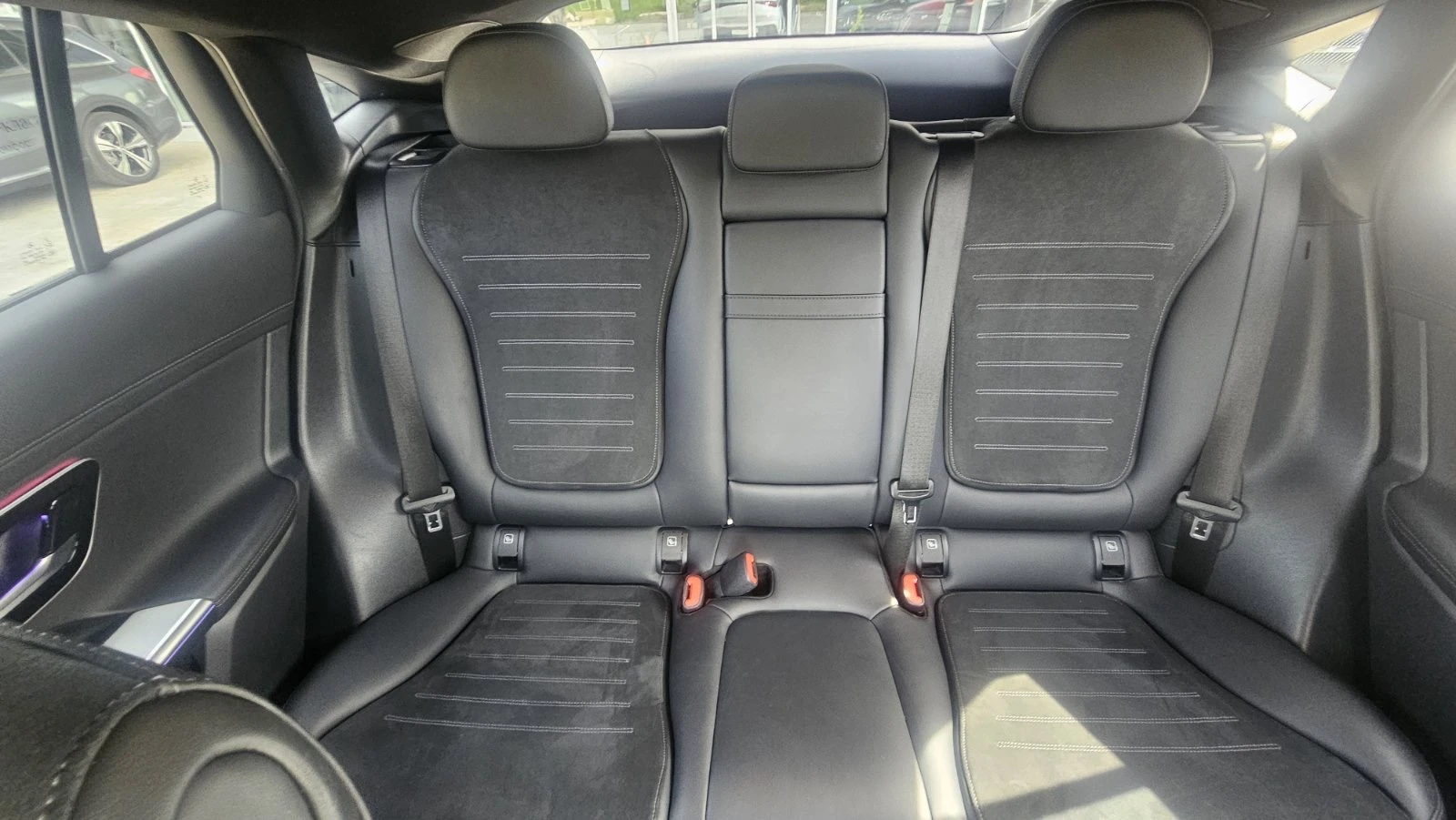 Mercedes-Benz GLC 300 de  4MATIC Coupe, снимка 12 - Автомобили и джипове - 54411761