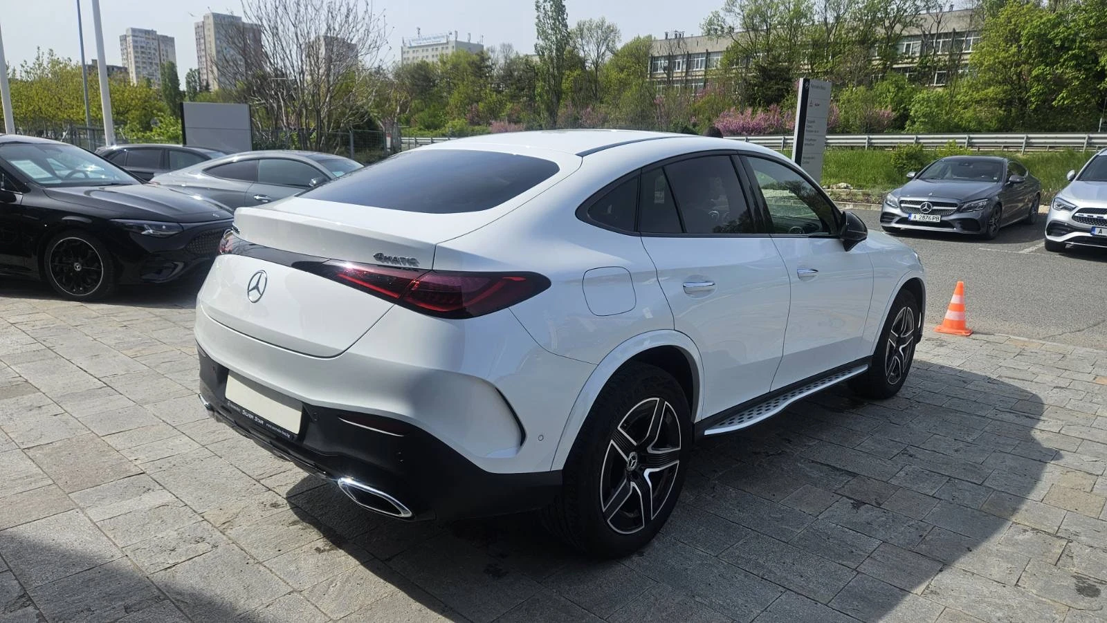 Mercedes-Benz GLC 300 de  4MATIC Coupe, снимка 4 - Автомобили и джипове - 54411761