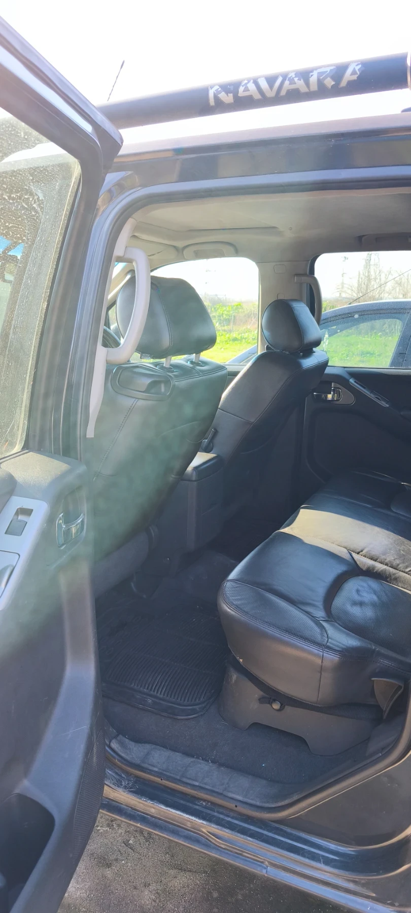 Nissan Navara 2.5dCI 4WD, снимка 9 - Автомобили и джипове - 55365906