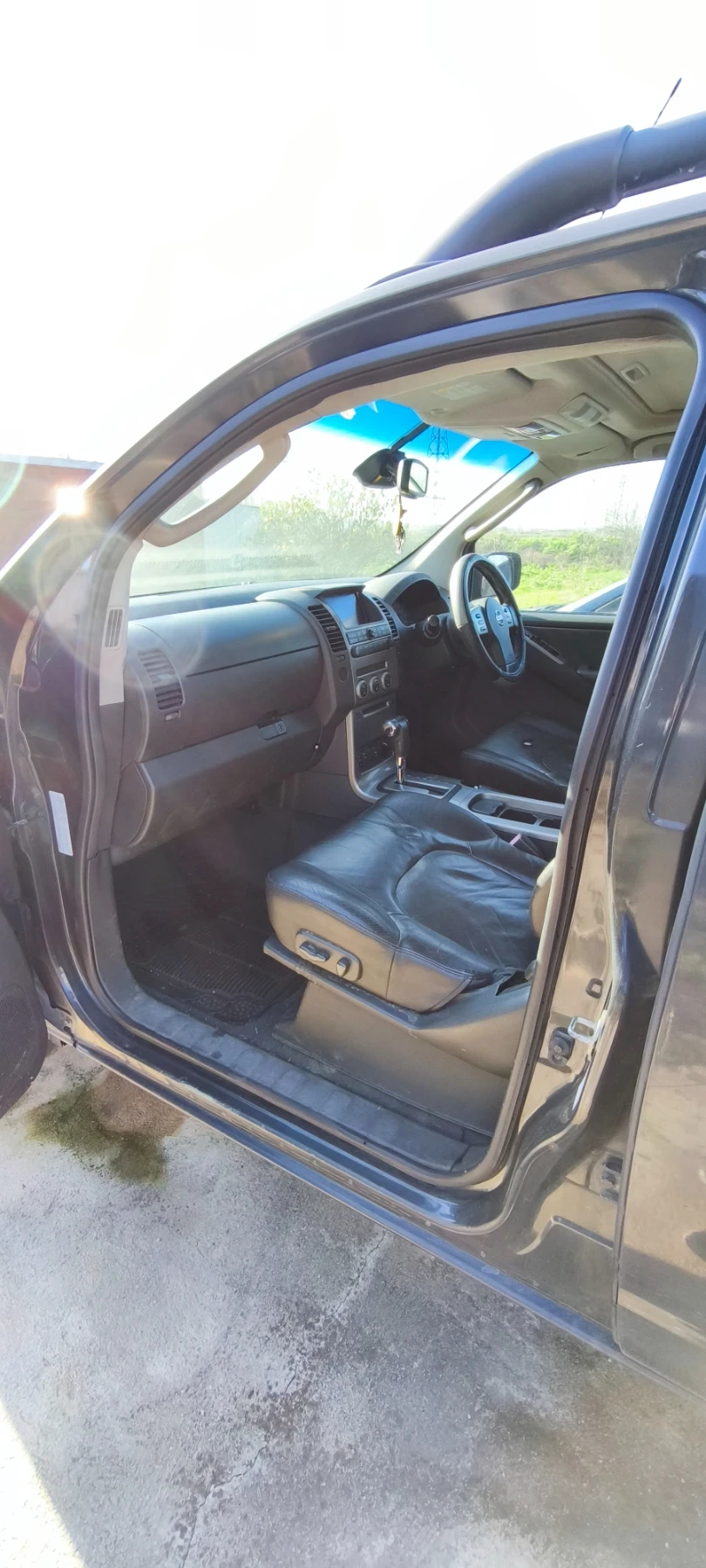 Nissan Navara 2.5dCI 4WD, снимка 6 - Автомобили и джипове - 55365906