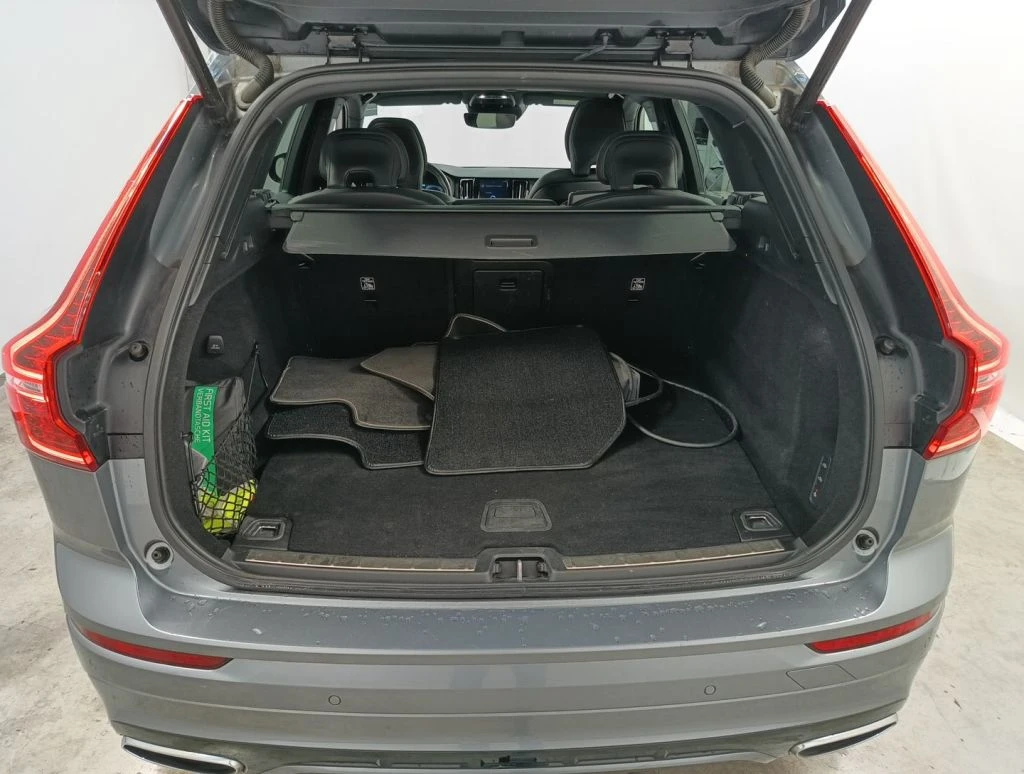 Volvo XC60 T6 Recharge Geartronic R-Design Leather Navi , снимка 5 - Автомобили и джипове - 56206089