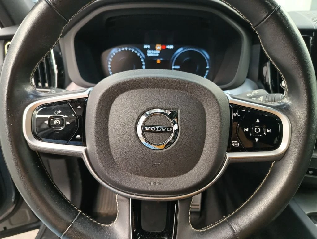 Volvo XC60 T6 Recharge Geartronic R-Design Leather Navi , снимка 10 - Автомобили и джипове - 56206089