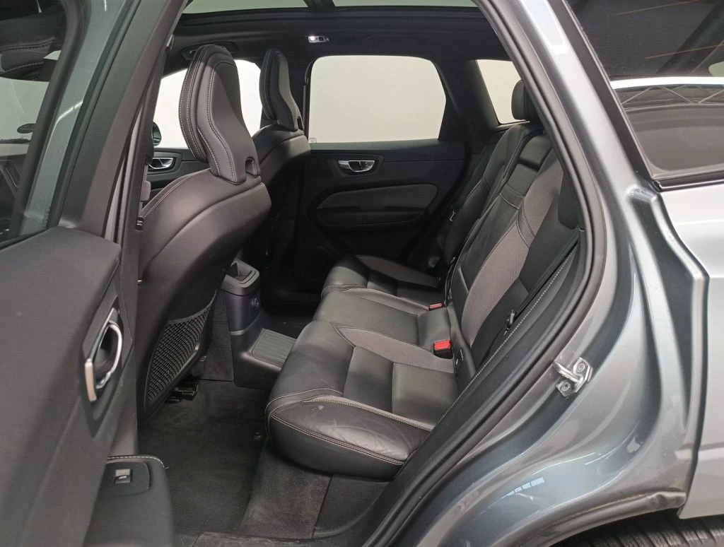 Volvo XC60 T6 Recharge Geartronic R-Design Leather Navi , снимка 8 - Автомобили и джипове - 56206089