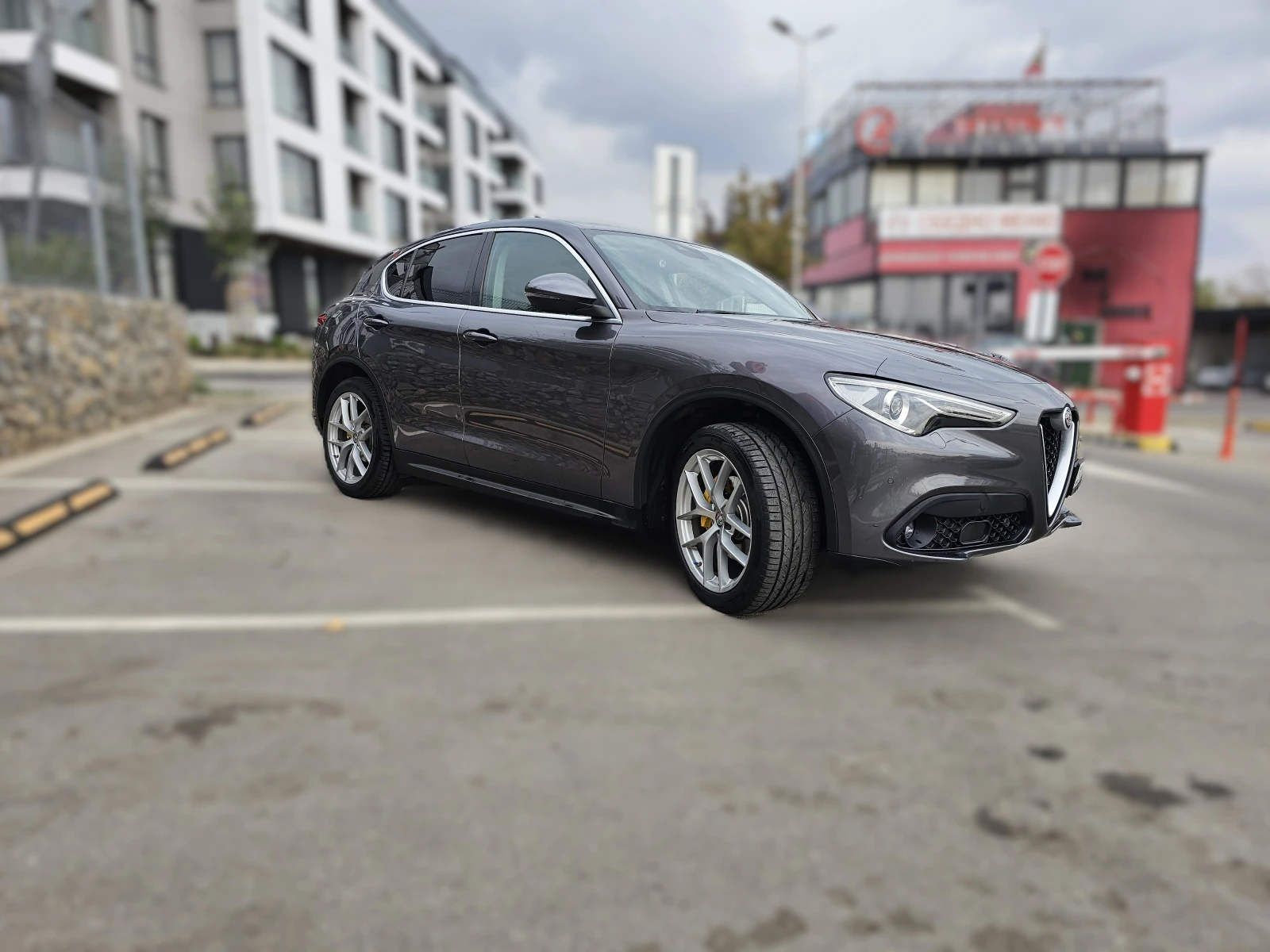 Alfa Romeo Stelvio Q4 2.2JTD, снимка 3 - Автомобили и джипове - 56451636